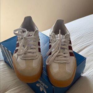 Sambae adidas White Sneakers with Burgundy Stripes and Gum Sole